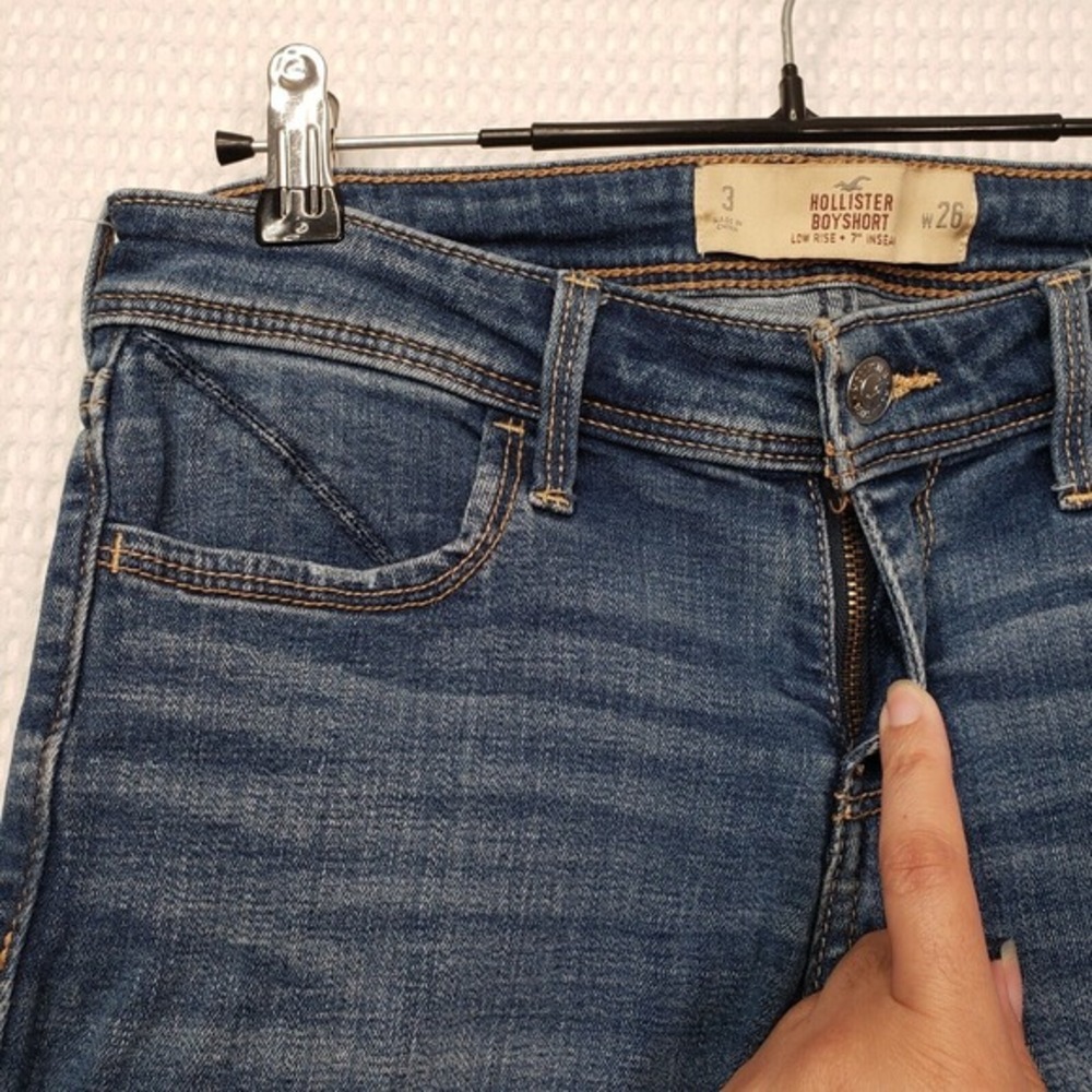 Hollister Low Rise Denim Shorts Womens 3 W26 Blue Cuffed Distressed Medium Wash - Picture 10 of 14